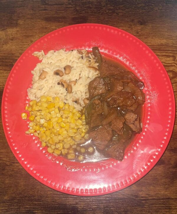 Beef Chunks-Black Eye Peas with white rice - Corn