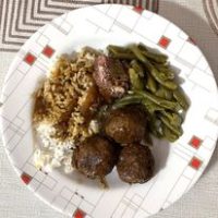 Swetish Meatballs-Rice with Gravy-Stringbeans